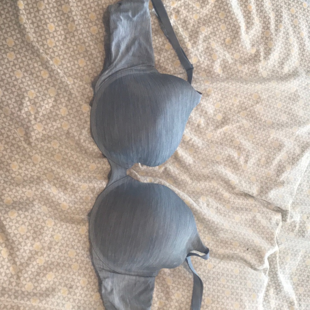 NWOT VS t-shirt bra